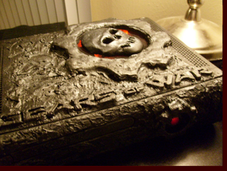 Illustration for article titled Someone's Dragon Collection Melted on this Gears of War Xbox 360
